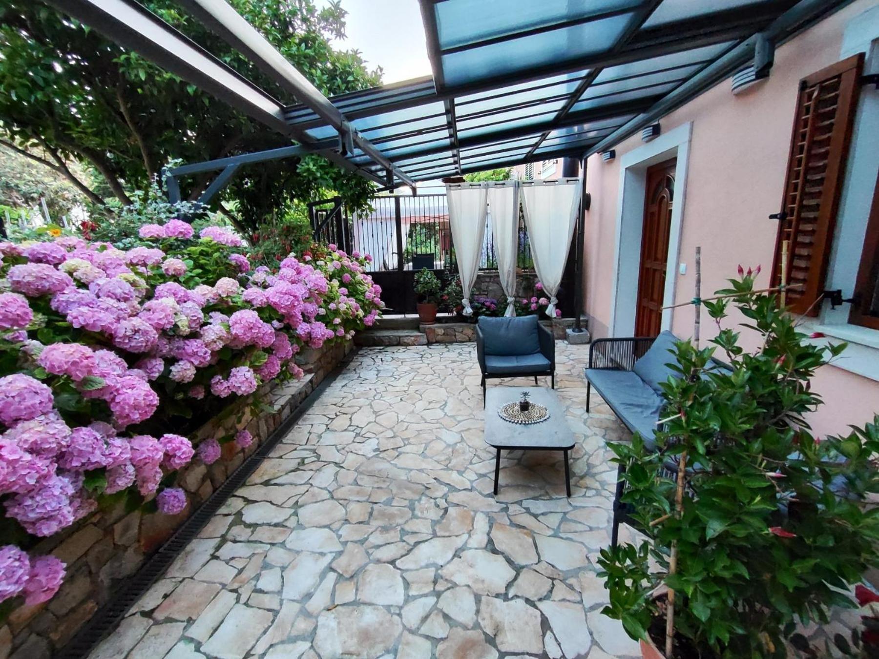 Vacation House Orange Veli Losinj Ngoại thất bức ảnh
