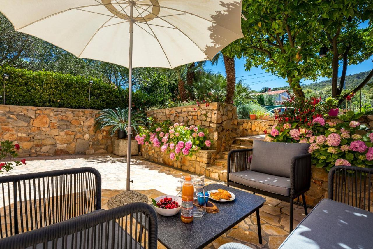 Vacation House Orange Veli Losinj Ngoại thất bức ảnh