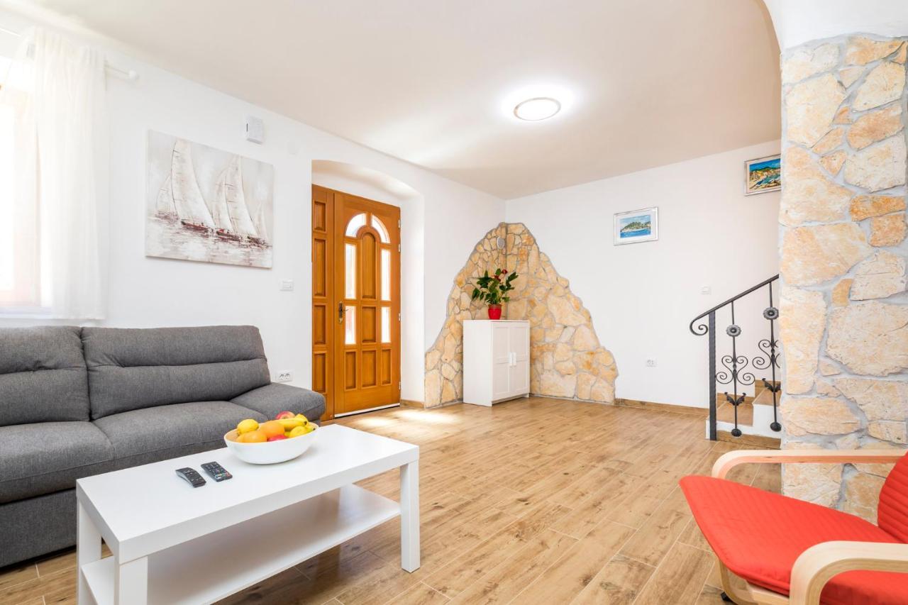 Vacation House Orange Veli Losinj Ngoại thất bức ảnh