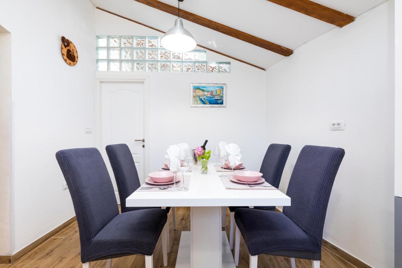 Vacation House Orange Veli Losinj Ngoại thất bức ảnh