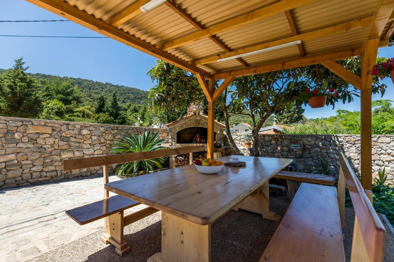 Vacation House Orange Veli Losinj Ngoại thất bức ảnh