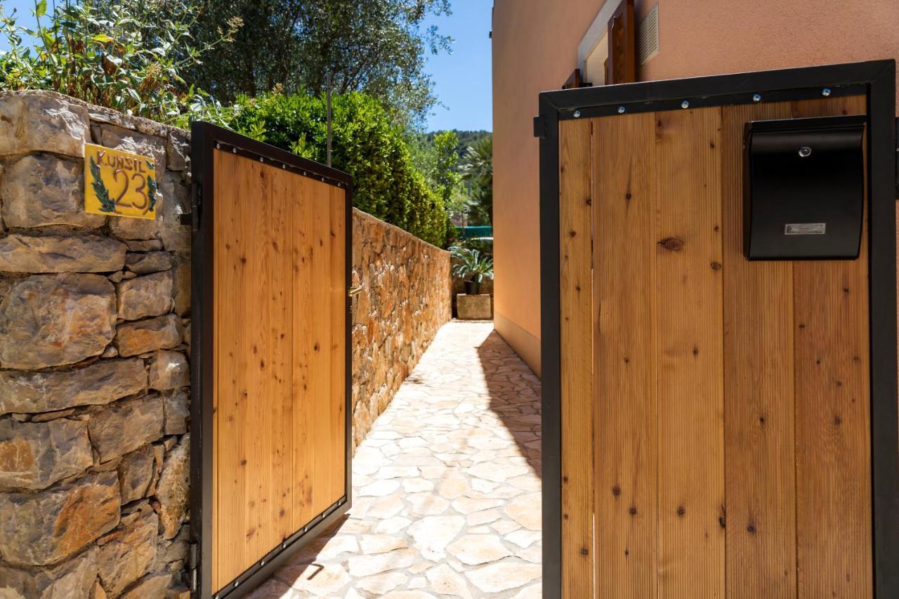 Vacation House Orange Veli Losinj Ngoại thất bức ảnh