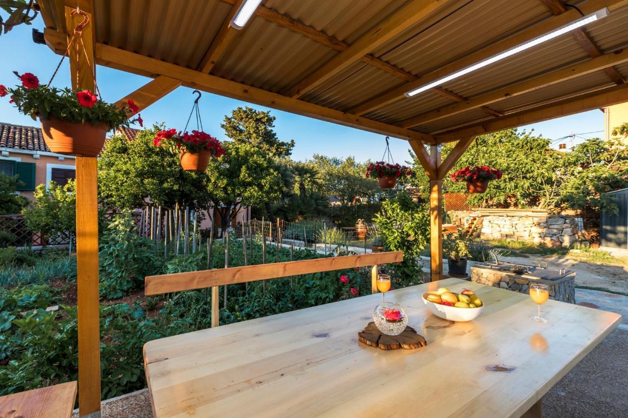 Vacation House Orange Veli Losinj Ngoại thất bức ảnh