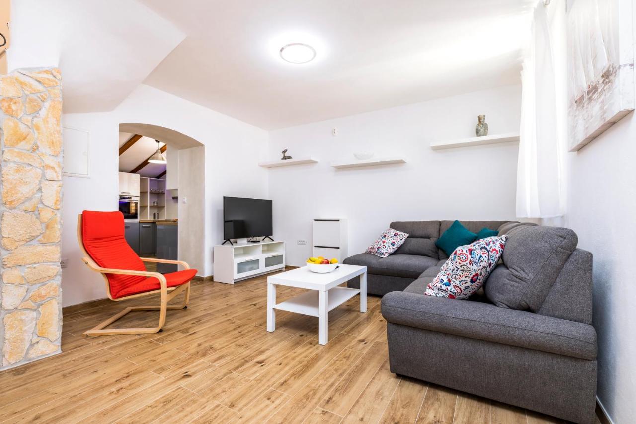 Vacation House Orange Veli Losinj Ngoại thất bức ảnh